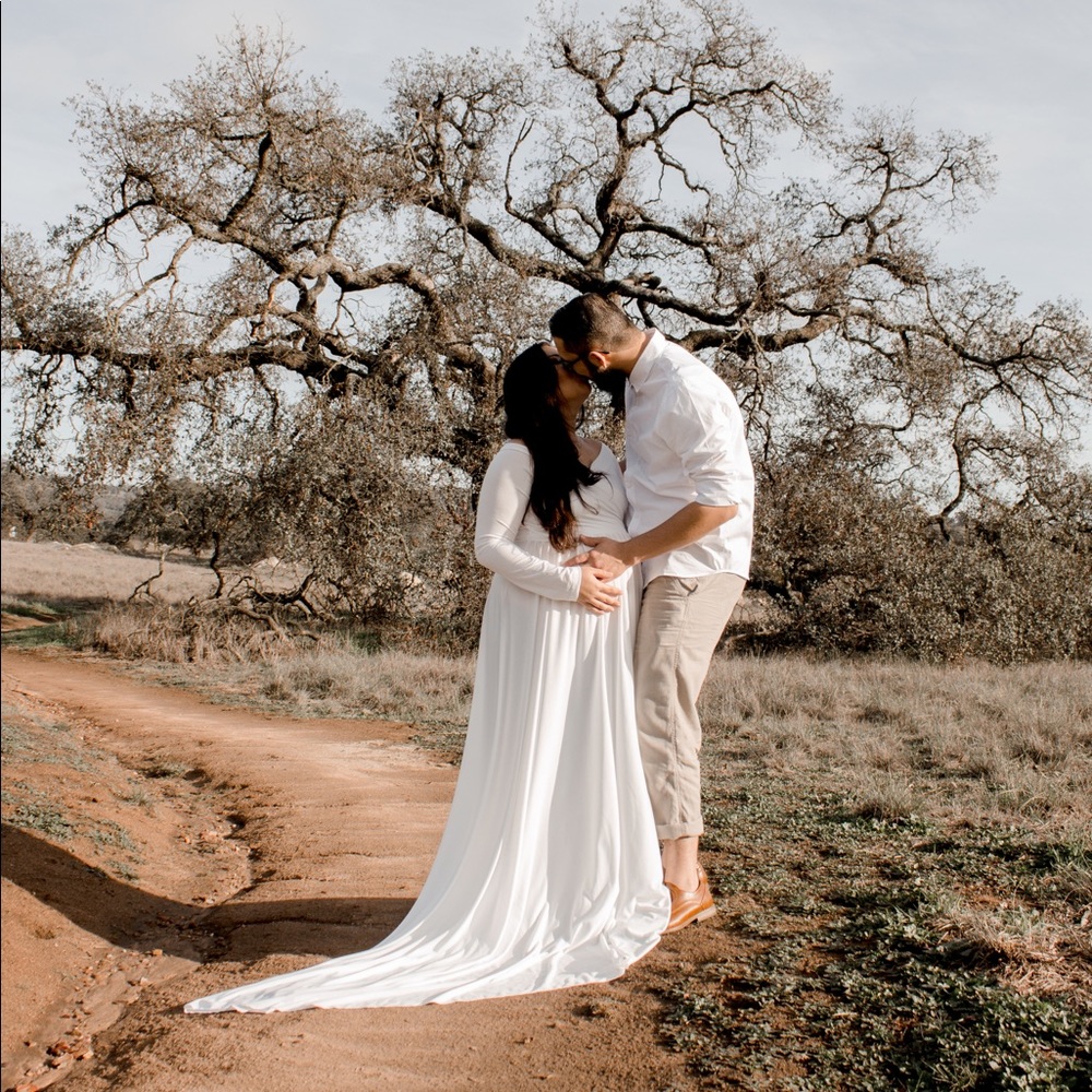 Large White Photoshoot Maternity Dress